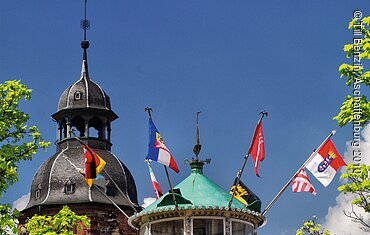 Original Hamburger Fischmarkt auf dem Schlossplatz Aschaffenburg