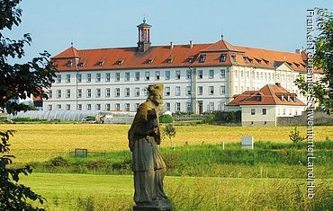 Kloster und Bildstock