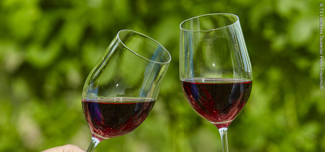 DEU , Deutschland , Wertheim - Lindelbach - Weinprobe im Weinberg Ebenrain , | DEU Germany, Wertheim - |[© Peter Frischmuth/ argus. Jede Nutzung des Fotos ist honorarpflichtig gemaess gueltiger MFM Liste oder Vereinbarung mit Peter Frischmuth/ argus, Rethweg 2, 21635 Jork,  T+49 171 3334563, foto@peterfrischmuth.de, www.peterfrischmuth.de,  Bankverbindung: IBAN: DE 98200100200388530208, BIC: PBNKDEFF, Postbank ] *** Local Caption ***